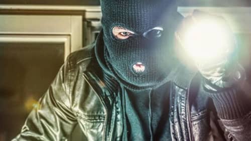 Significado de soñar con ladrones encapuchados